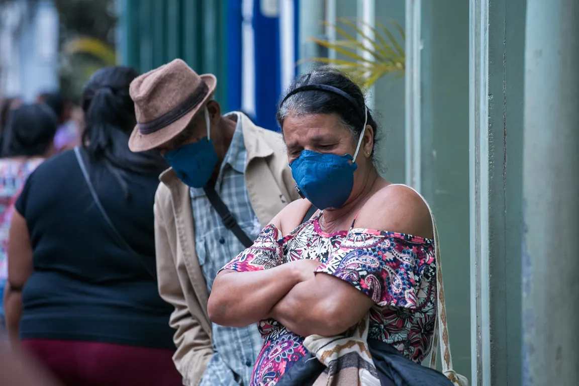 Uso da máscara facial cai para 16% da população do País