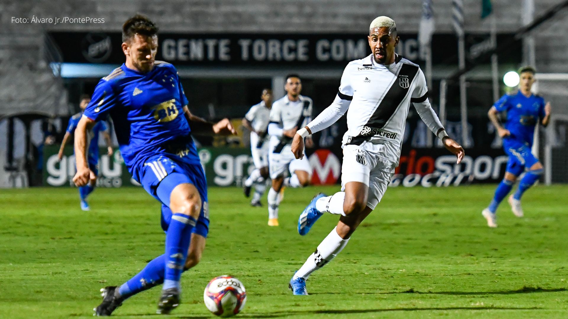 Para ser campeão "do sofá", Cruzeiro busca vencer Ponte Preta fora de casa