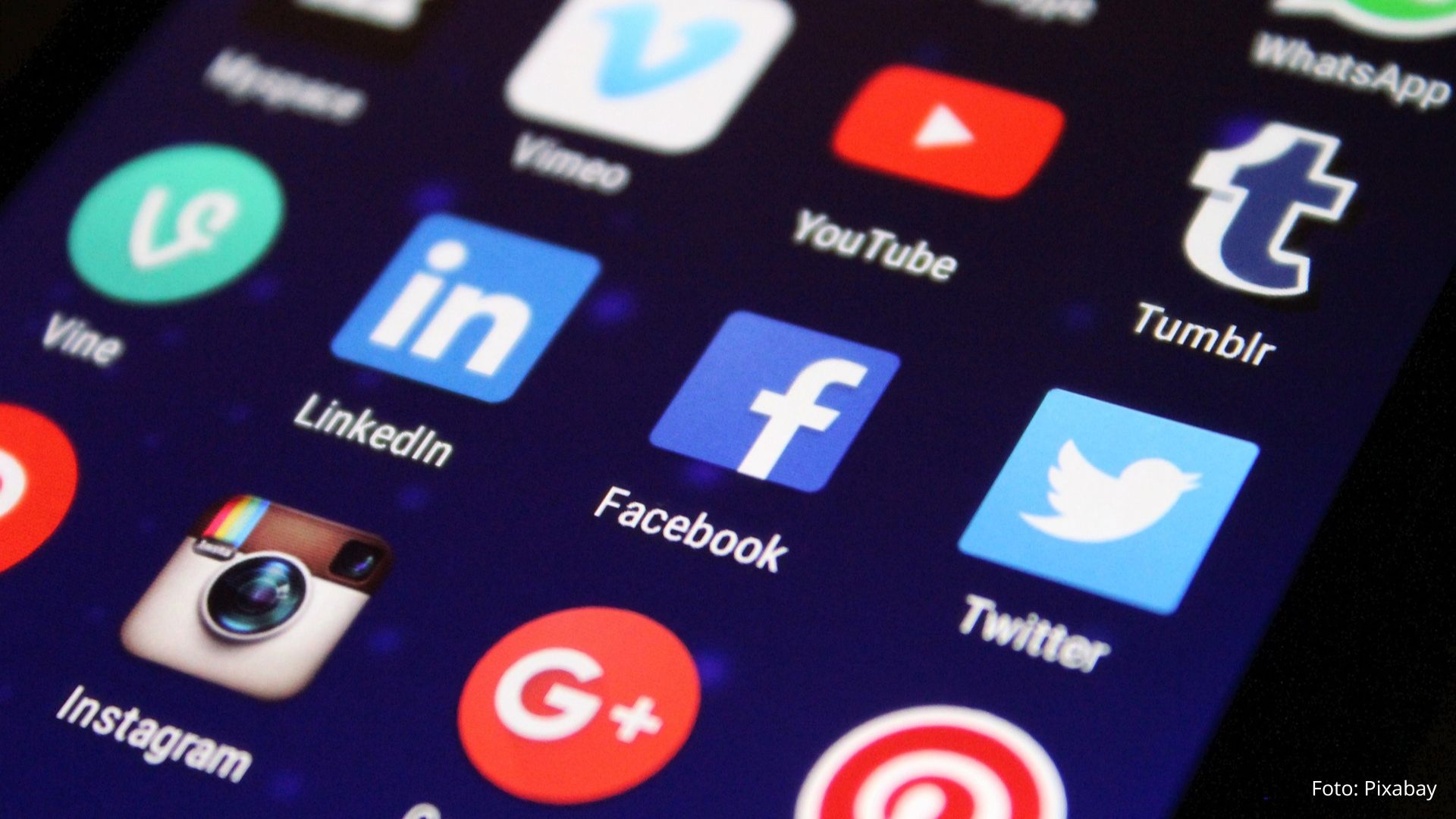 Facebook e Instagram tiram publicações pedindo intervenção militar das redes sociais