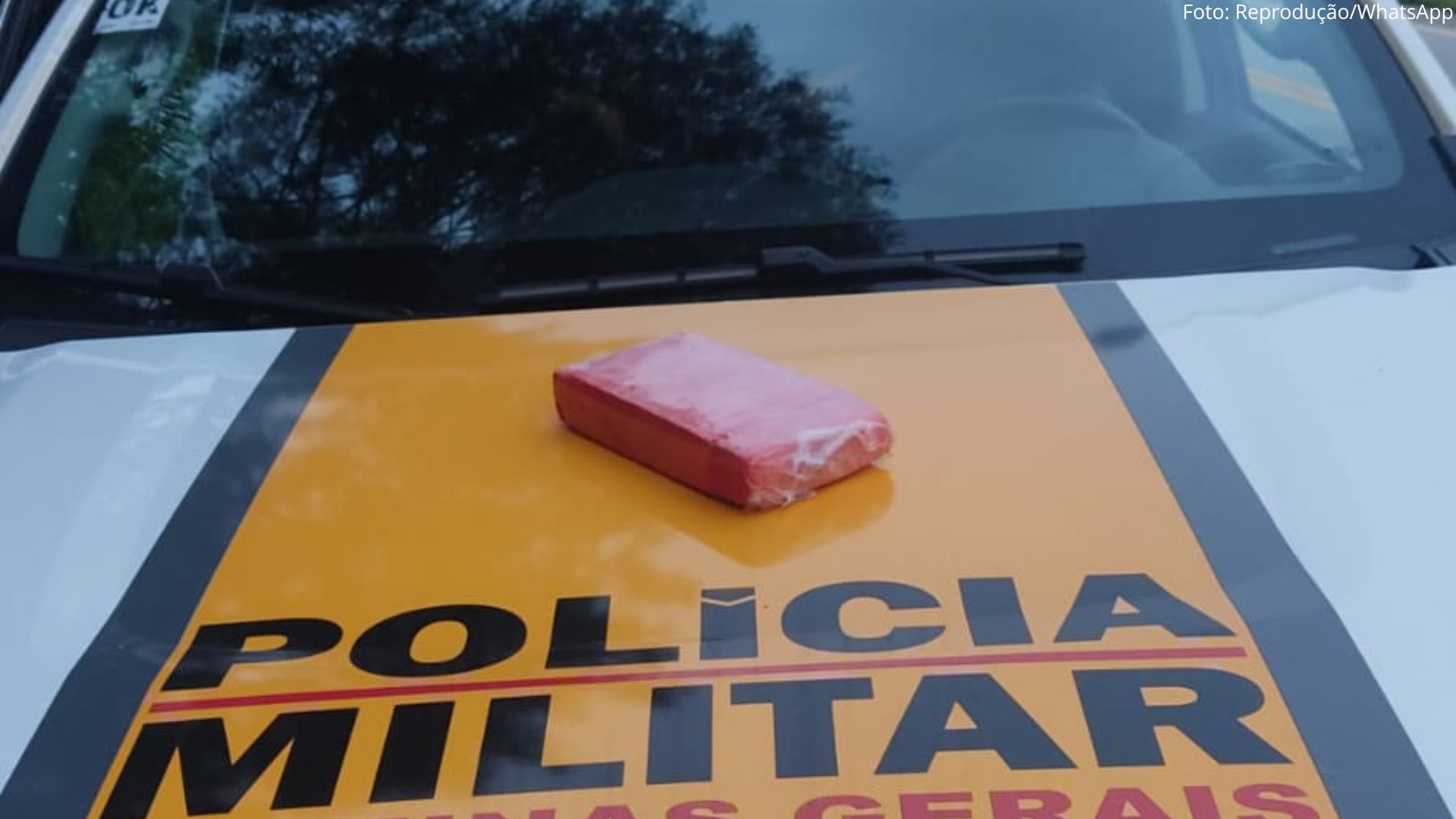 Ouro Preto: três jovens que portavam cocaína batem carro em viatura e são presos