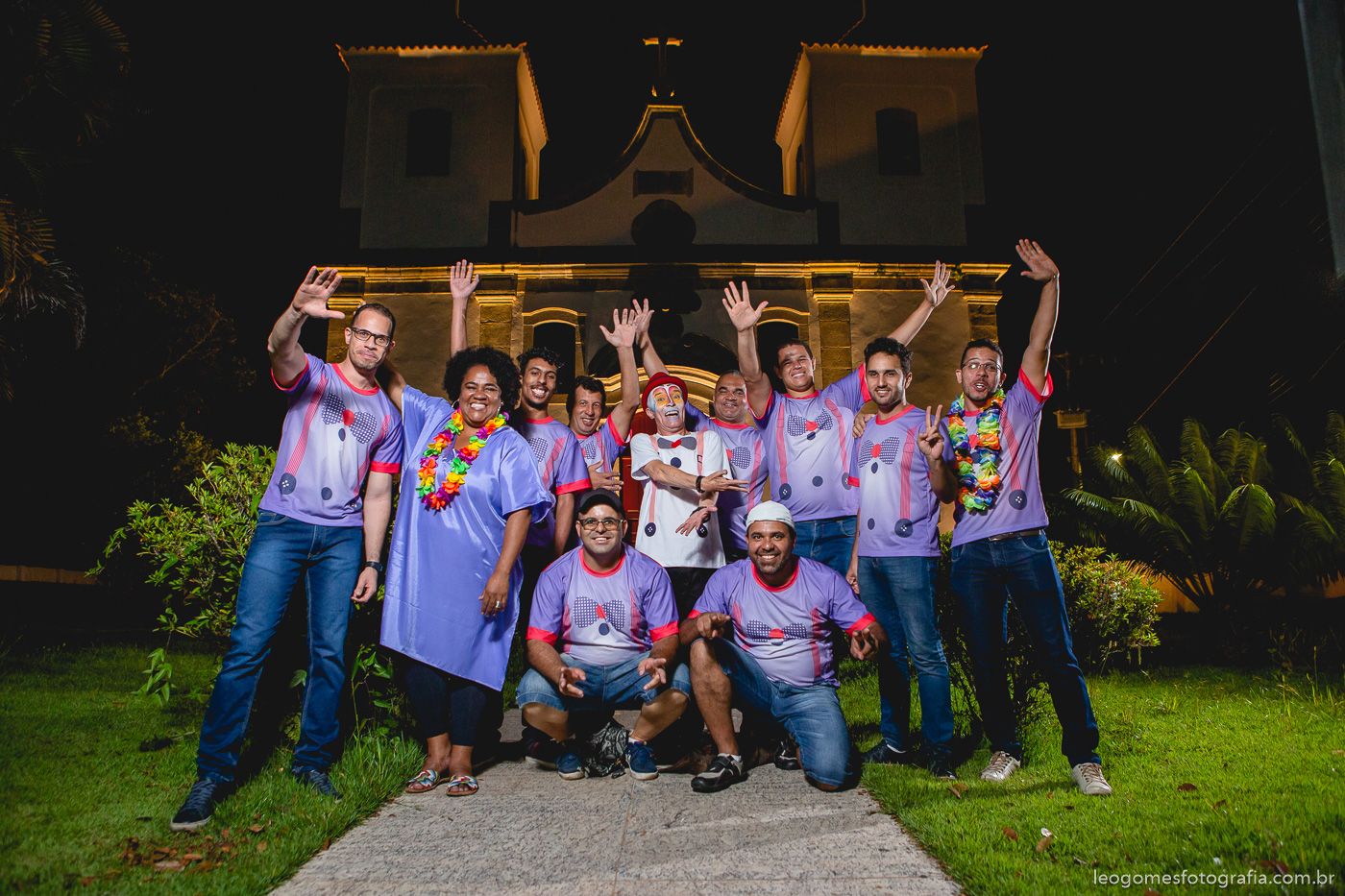 Serginho Barbosa e a banda Circo dos Amores divulgam marchinha de carnaval