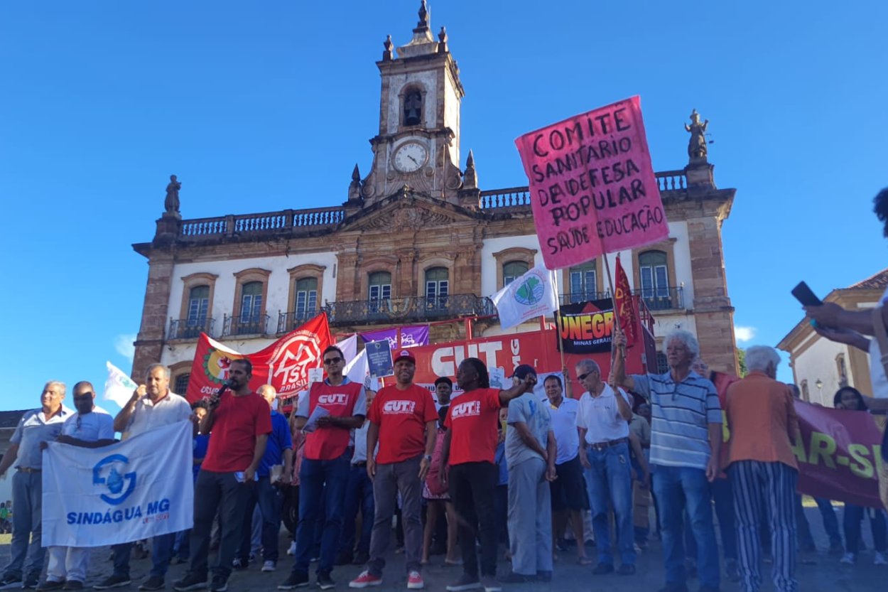 Entidades de Ouro Preto protestam contra a Saneouro no Dia da Água