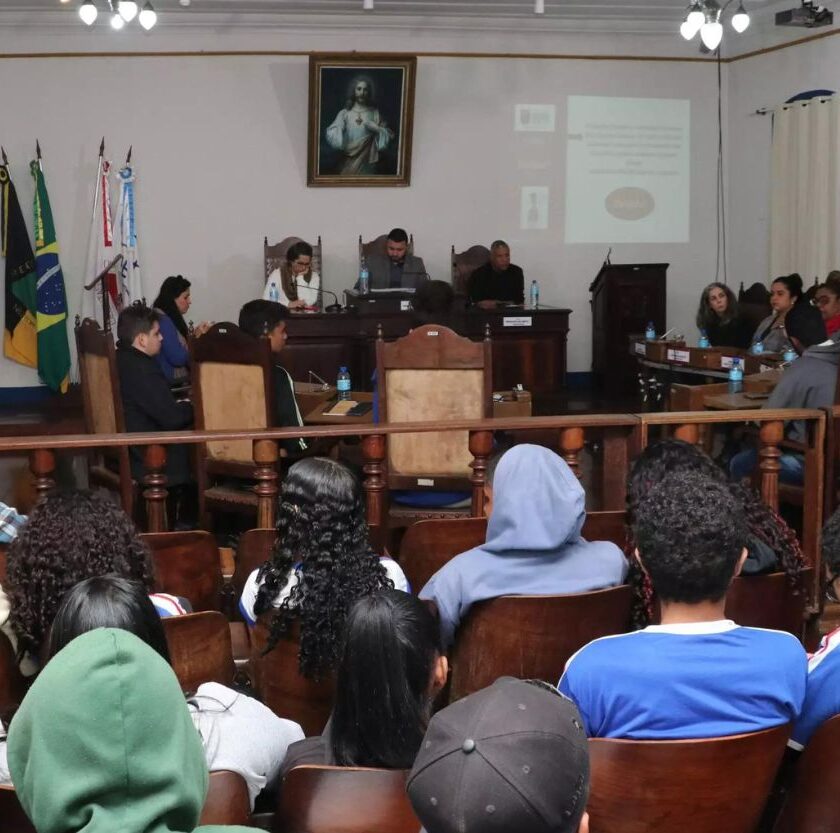 Câmara de Ouro Preto debate reestruturação do Conselho de Juventude