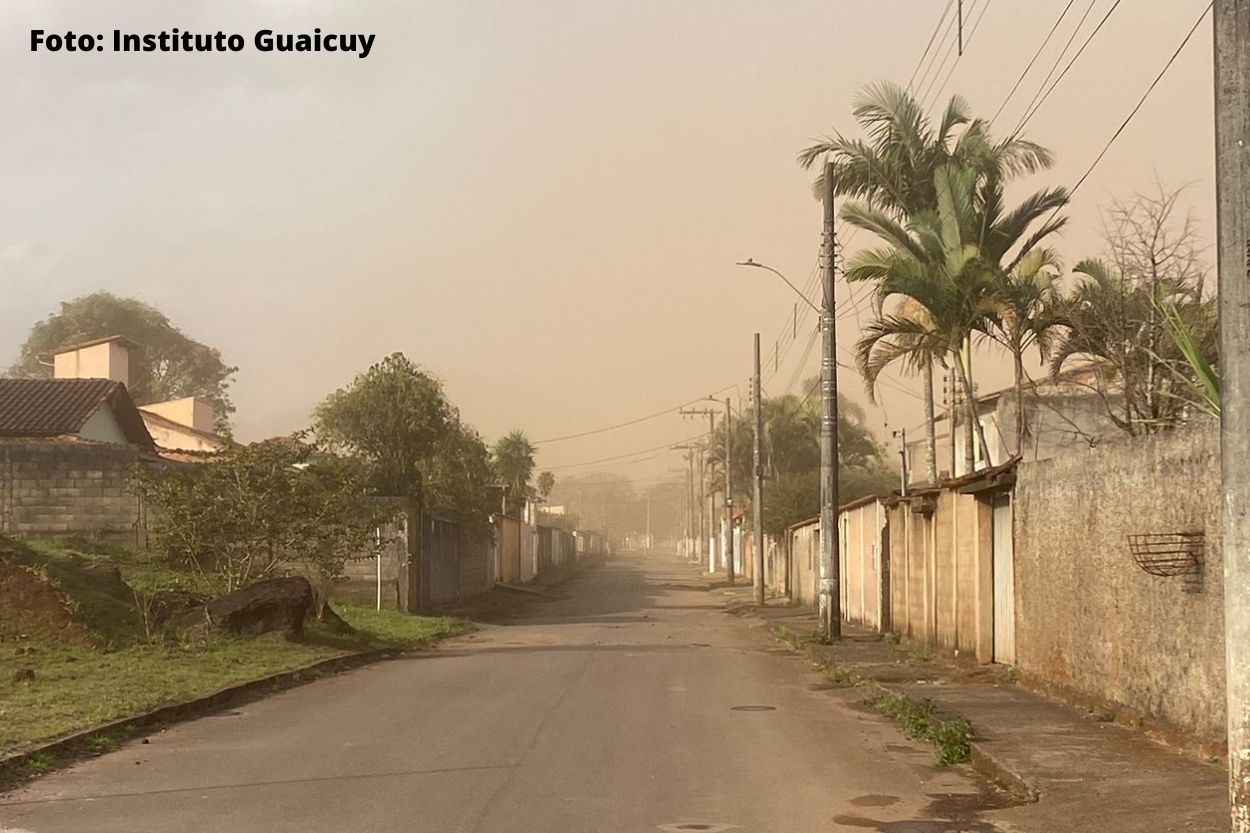 Moradores de Antônio Pereira reclamam de nuvem de poeira vinda da Barragem de Doutor