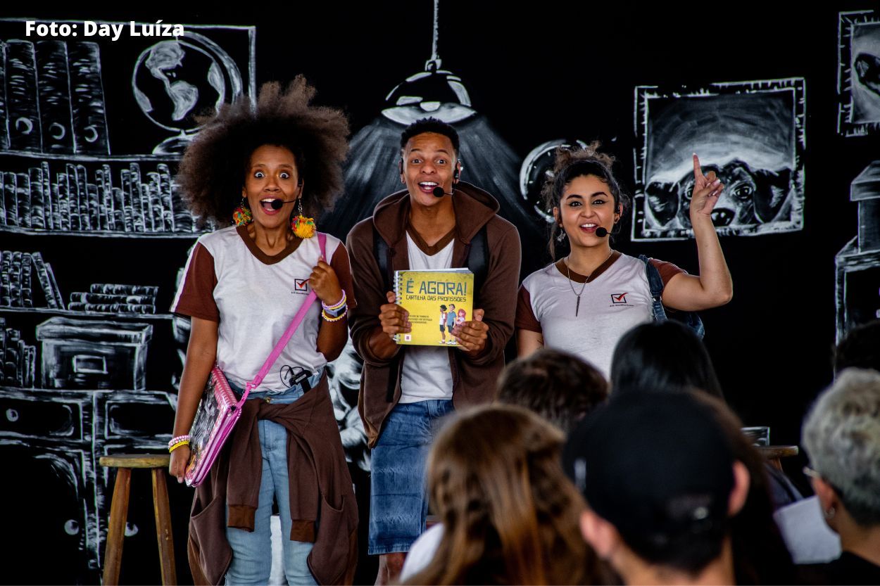 Projeto “É Agora!” leva espetáculo teatral sobre escolhas profissionais a jovens de Ouro Preto, Congonhas e Conselheiro Lafaiete