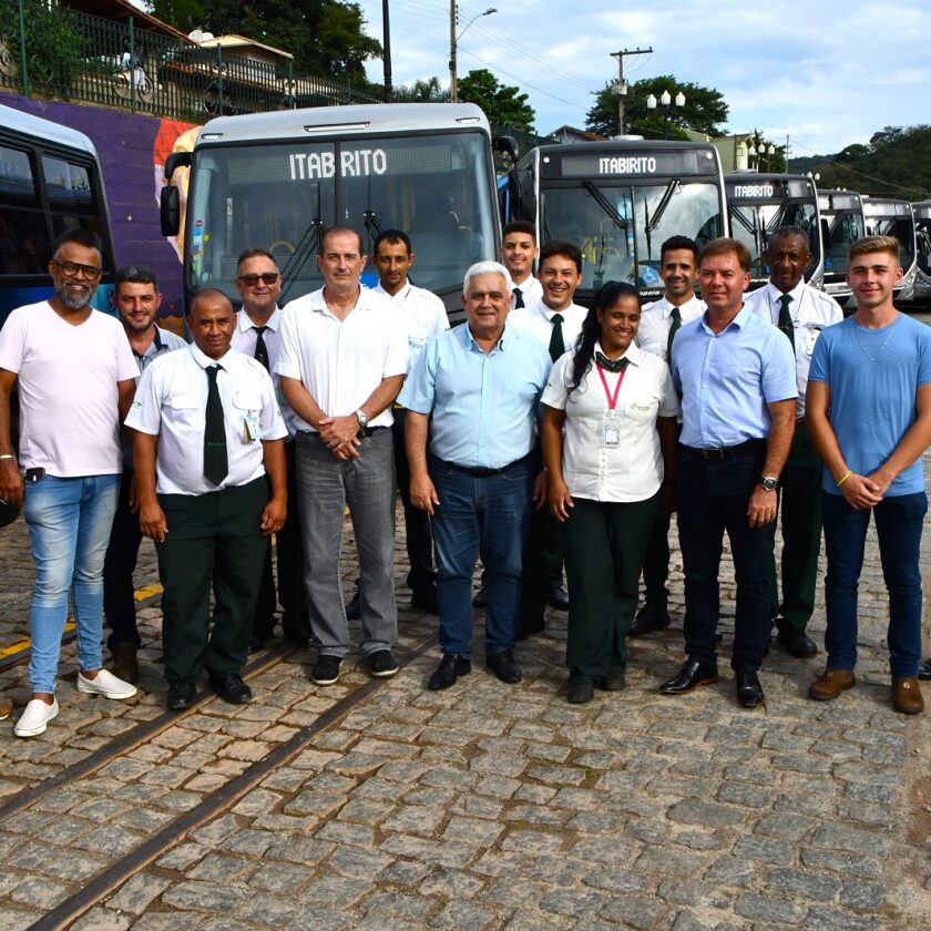 Itabirito recebe seis novos ônibus, além de dois micro-ônibus com ar-condicionado