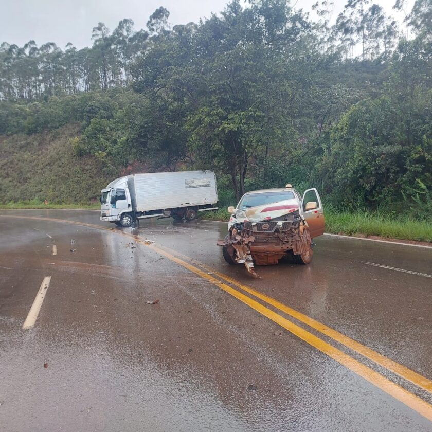Acidente na Serra da Santa em Itabirito: apenas meia pista liberada