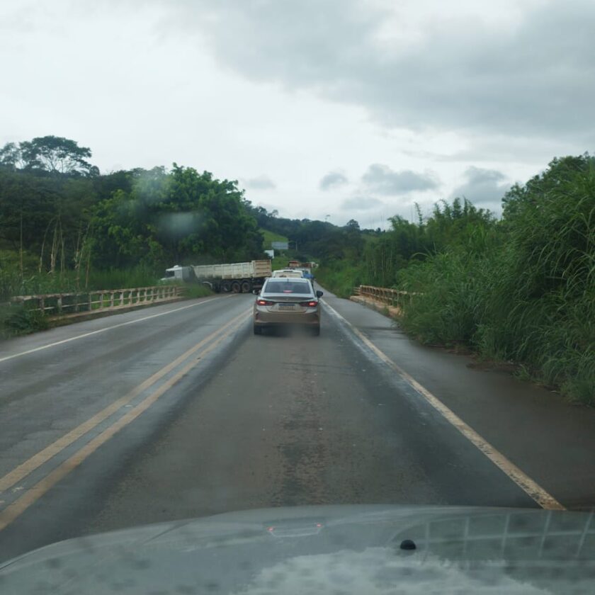 Acidente grave entre Ouro Preto e Itabirito trava BR-356