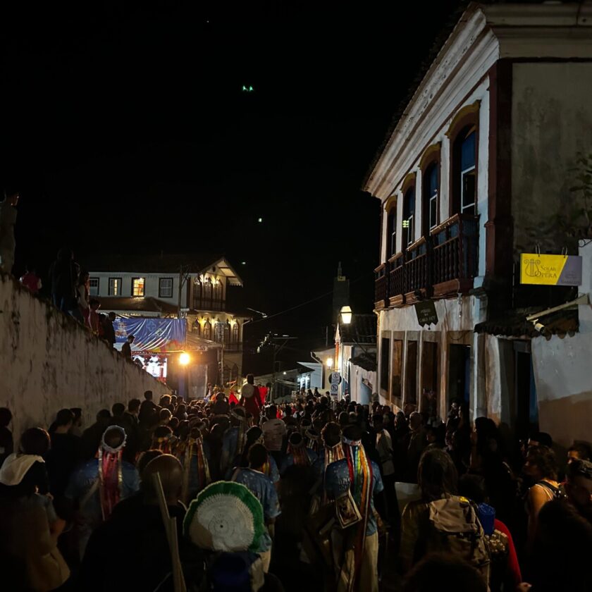 Em noite de riso 'frouxo', Festival Pop de Teatro de Ouro Preto enche Casa da Ópera